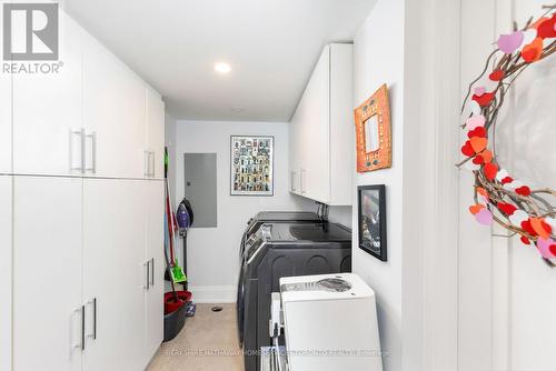 #507 -160 Frederick St, Toronto, ON - Indoor Photo Showing Laundry Room
