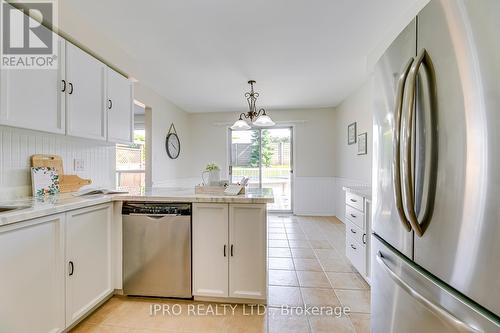 50 Merritt Cres, Grimsby, ON - Indoor Photo Showing Kitchen