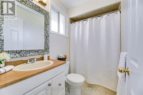 50 Merritt Cres, Grimsby, ON - Indoor Photo Showing Bathroom