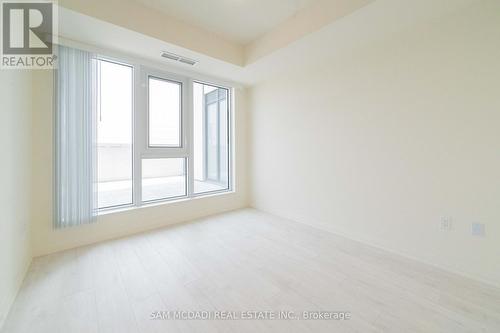 #216 -9000 Jane St, Vaughan, ON - Indoor Photo Showing Other Room