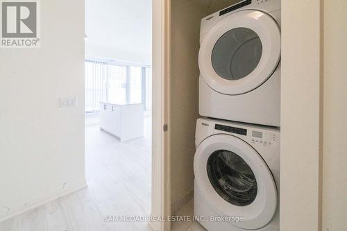 #216 -9000 Jane St, Vaughan, ON - Indoor Photo Showing Laundry Room
