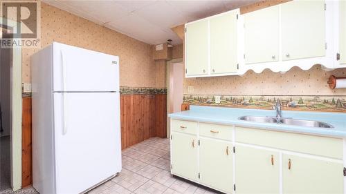 486 13Th St A W, Owen Sound, ON - Indoor Photo Showing Kitchen With Double Sink