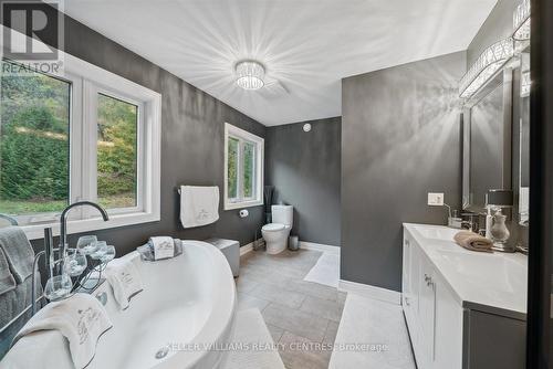 11 Fieldway Crt, Melancthon, ON - Indoor Photo Showing Bathroom