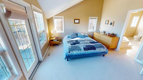 1104 - 5201 Fairway Drive, Fairmont Hot Springs, BC - Indoor Photo Showing Bedroom