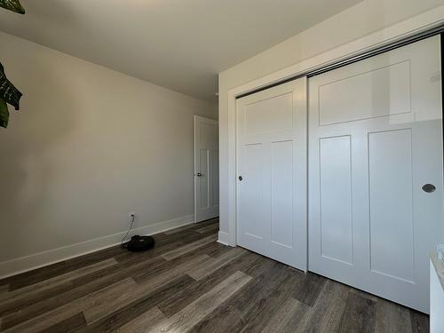 233 Winnipeg Avenue, Grand Forks, BC - Indoor Photo Showing Other Room