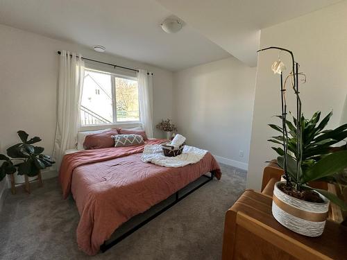 233 Winnipeg Avenue, Grand Forks, BC - Indoor Photo Showing Bedroom