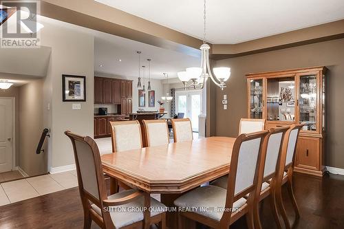 3268 Cabano Cres, Mississauga, ON - Indoor Photo Showing Dining Room