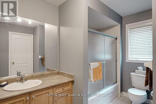 3268 Cabano Cres, Mississauga, ON - Indoor Photo Showing Bathroom