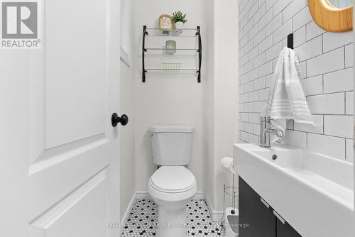 28 Orange Crescent, Orangeville, ON - Indoor Photo Showing Bathroom