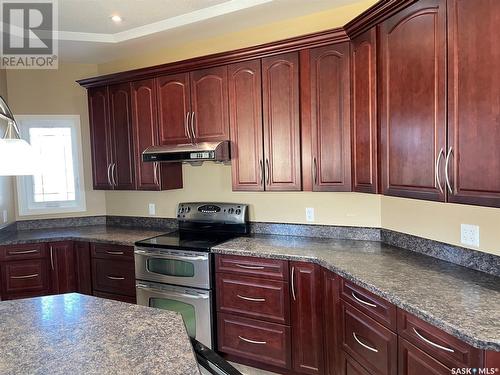 14 Somerset Street, Gravelbourg, SK - Indoor Photo Showing Kitchen