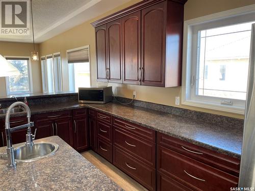 14 Somerset Street, Gravelbourg, SK - Indoor Photo Showing Kitchen