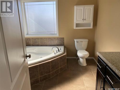 14 Somerset Street, Gravelbourg, SK - Indoor Photo Showing Bathroom