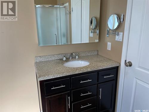 14 Somerset Street, Gravelbourg, SK - Indoor Photo Showing Bathroom