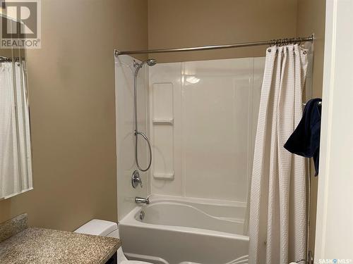 14 Somerset Street, Gravelbourg, SK - Indoor Photo Showing Bathroom