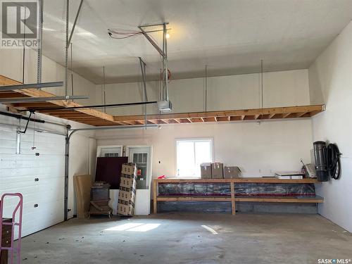 14 Somerset Street, Gravelbourg, SK - Indoor Photo Showing Garage