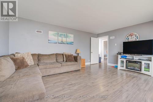 117 Oliver Rd, Trent Hills, ON - Indoor Photo Showing Living Room