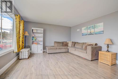 117 Oliver Rd, Trent Hills, ON - Indoor Photo Showing Living Room