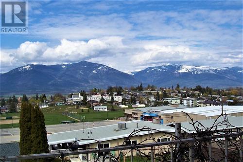 234 21St  N Avenue, Creston, BC - Outdoor With View