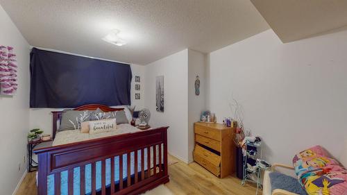 234 21St Avenue N, Creston, BC - Indoor Photo Showing Bedroom
