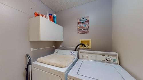 234 21St Avenue N, Creston, BC - Indoor Photo Showing Laundry Room