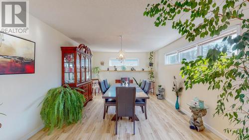 234 21St  N Avenue, Creston, BC - Indoor Photo Showing Dining Room