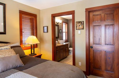 1575 Manor Road, Kimberley, BC - Indoor Photo Showing Bedroom