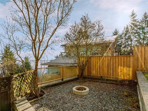 3670 Nautilus Rd, Nanoose Bay, BC - Outdoor