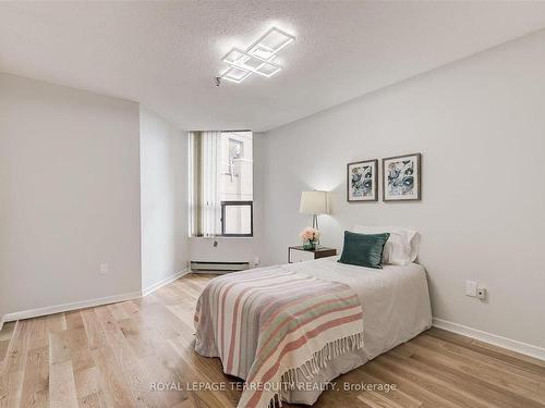 806-71 Front St E, Toronto, ON - Indoor Photo Showing Bedroom