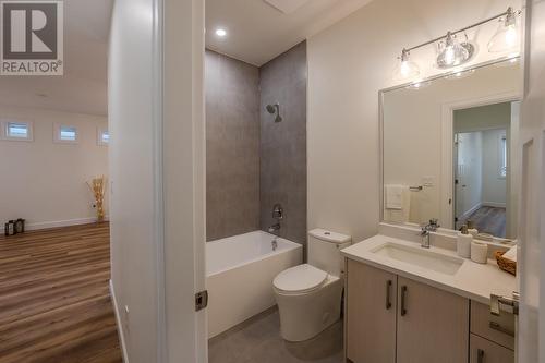 248 Bentgrass Avenue, Oliver, BC - Indoor Photo Showing Bathroom