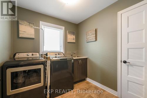 18 Secord St, Thorold, ON - Indoor Photo Showing Laundry Room