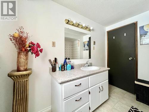 196 Chinook Avenue, Kitimat, BC - Indoor Photo Showing Bathroom