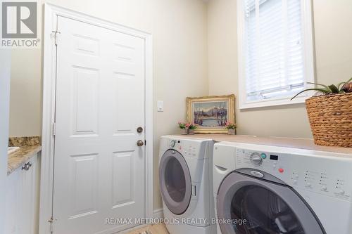 1 - 301 Crossing Bridge Place, Aurora, ON - Indoor Photo Showing Laundry Room