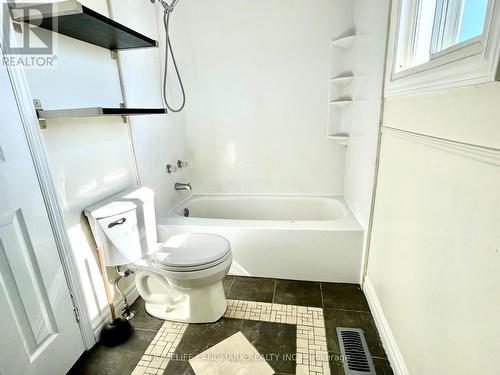 76 Corbett Drive, Barrie, ON - Indoor Photo Showing Bathroom