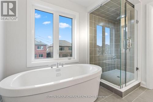 32 Mckay Avenue, Kawartha Lakes, ON - Indoor Photo Showing Bathroom
