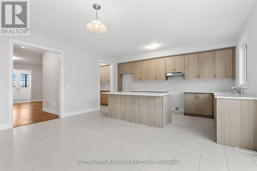 32 Mckay Avenue, Kawartha Lakes, ON - Indoor Photo Showing Kitchen