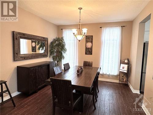 853 Scala Avenue, Orleans, ON - Indoor Photo Showing Dining Room