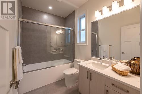 258 Bentgrass Avenue, Oliver, BC - Indoor Photo Showing Bathroom