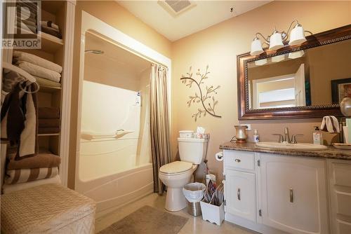 715 Bonin Street, Azilda, ON - Indoor Photo Showing Bathroom