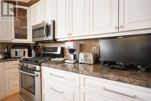 715 Bonin Street, Azilda, ON - Indoor Photo Showing Kitchen With Upgraded Kitchen