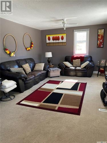 123 Pearson Street, Earl Grey, SK - Indoor Photo Showing Living Room