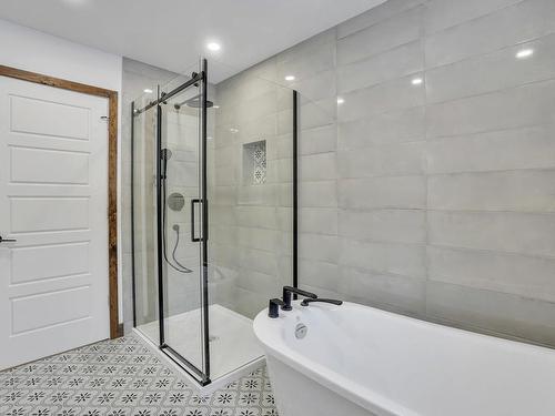 Salle de bains - 4  - 10 Ch. Du Grand-Pic, Notre-Dame-De-Pontmain, QC - Indoor Photo Showing Bathroom