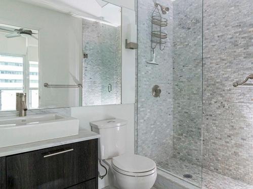 1502-8 Mercer St, Toronto, ON - Indoor Photo Showing Bathroom