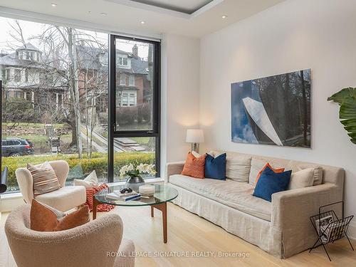 77 Foxbar Rd, Toronto, ON - Indoor Photo Showing Living Room