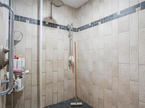 2395 14Th Ave, Port Alberni, BC - Indoor Photo Showing Bathroom