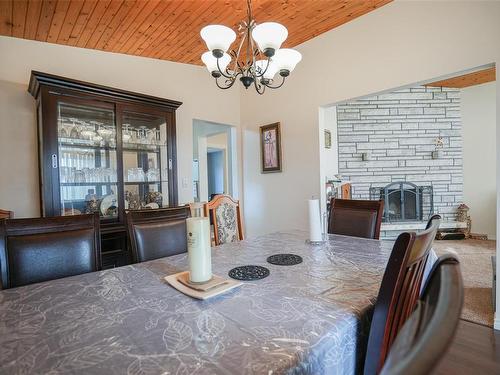 2395 14Th Ave, Port Alberni, BC - Indoor Photo Showing Dining Room
