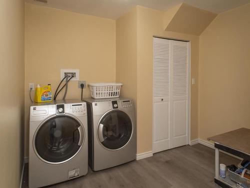 680 Dalhousie Drive, Thunder Bay, ON - Indoor Photo Showing Laundry Room