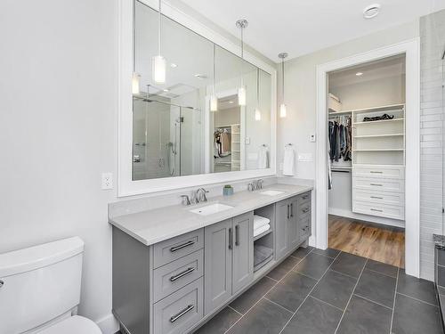 1840 Highfield Rd, Central Saanich, BC - Indoor Photo Showing Bathroom