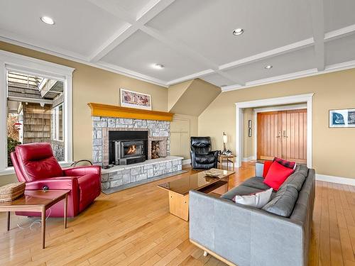 6344 Coho Dr, Courtenay, BC - Indoor Photo Showing Living Room With Fireplace