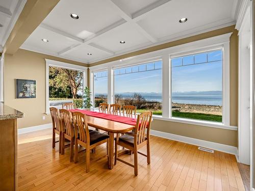 6344 Coho Dr, Courtenay, BC - Indoor Photo Showing Dining Room