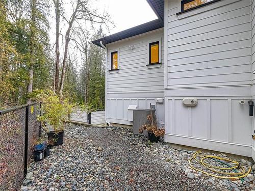 401 Colonia Dr South, Ladysmith, BC - Outdoor With Exterior